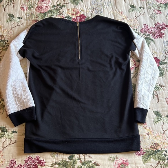 Collective Concepts Sweater - Picture 6 of 6